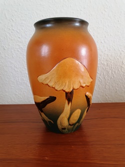 Anden keramik ipsens enke svampe vase 2021