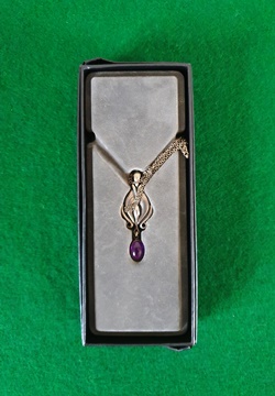 GJ halskaede m lilla sten 2021