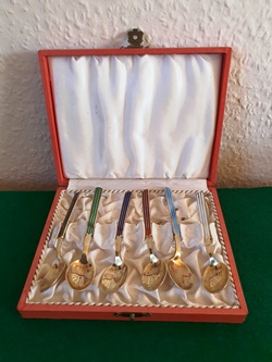 Solv 6 x smaa emalje skeer 2021