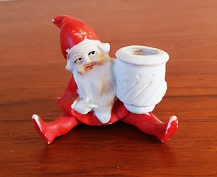 Lille nisse med spredte ben 2021